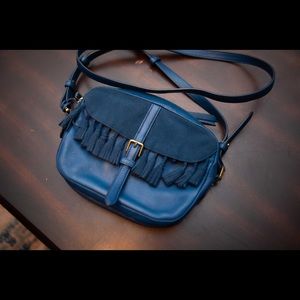 Beautiful cross body !!!